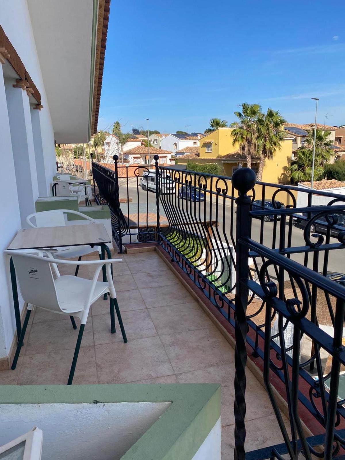 Hostal Espai Mediterrani Puebla de Vallbona Zewnętrze zdjęcie