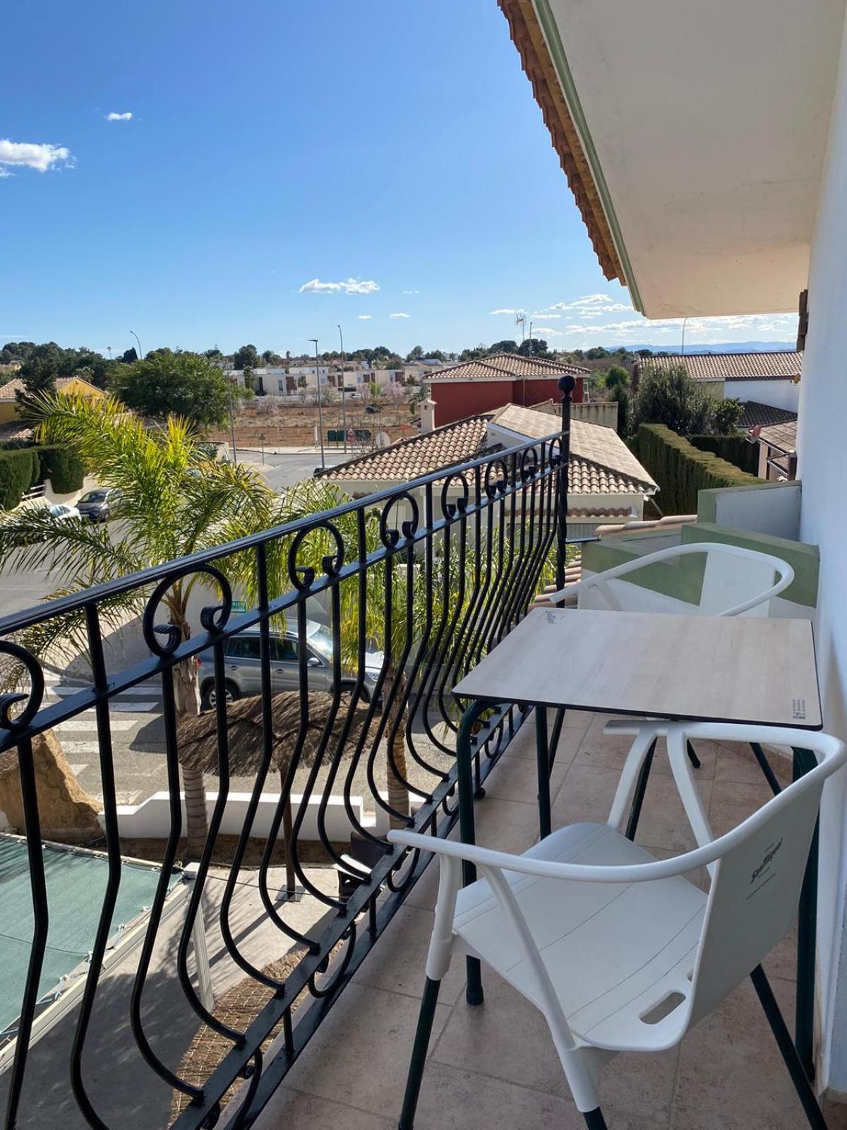 Hostal Espai Mediterrani Puebla de Vallbona Zewnętrze zdjęcie