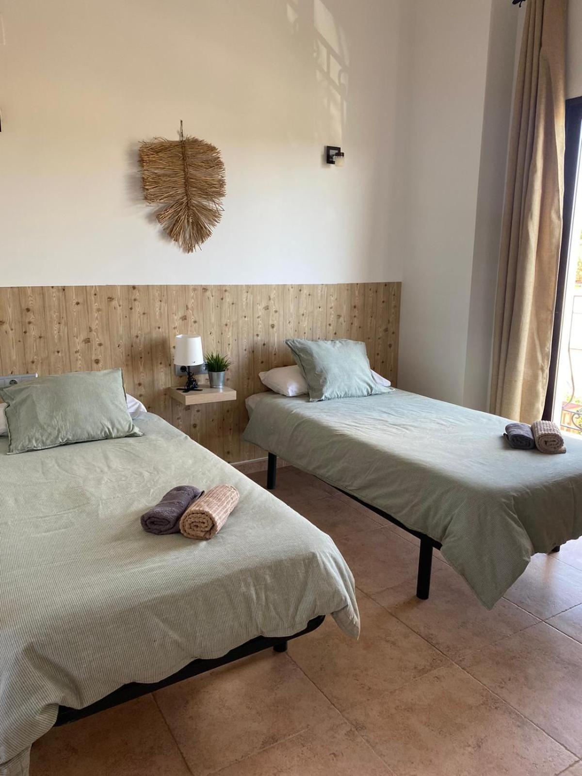 Hostal Espai Mediterrani Puebla de Vallbona Zewnętrze zdjęcie