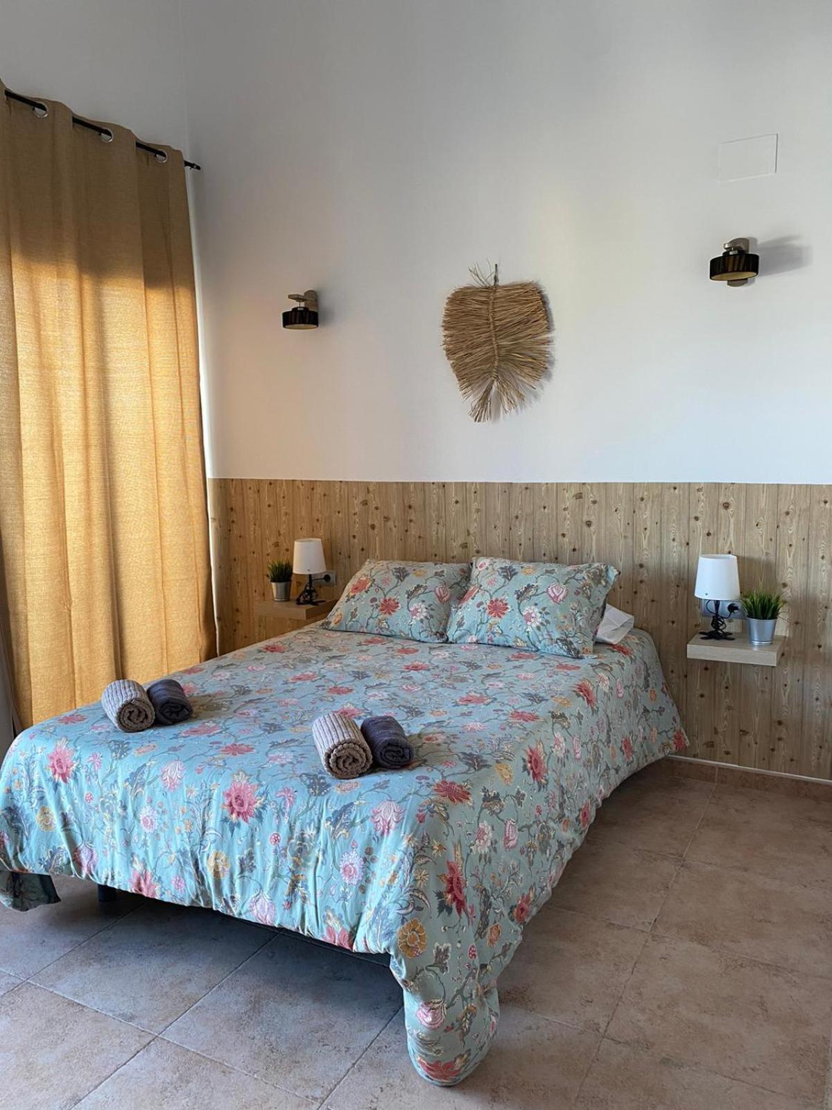Hostal Espai Mediterrani Puebla de Vallbona Zewnętrze zdjęcie