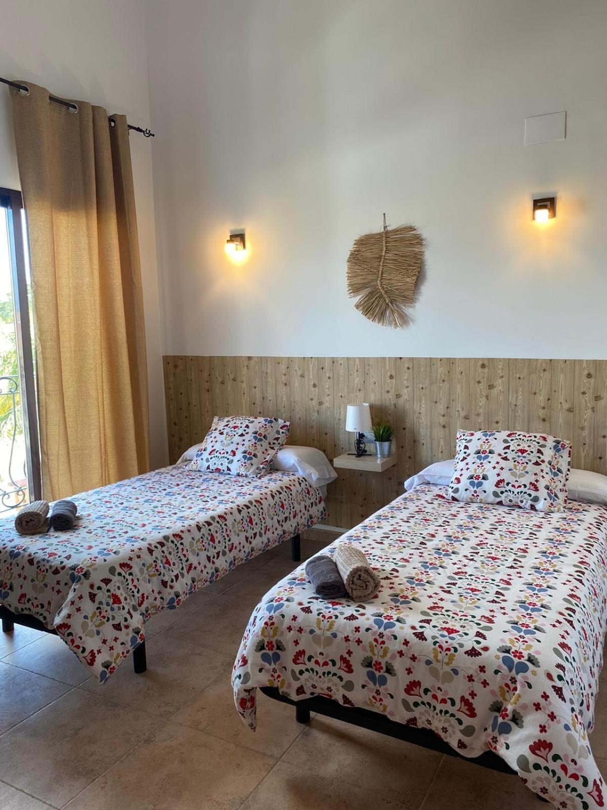 Hostal Espai Mediterrani Puebla de Vallbona Zewnętrze zdjęcie