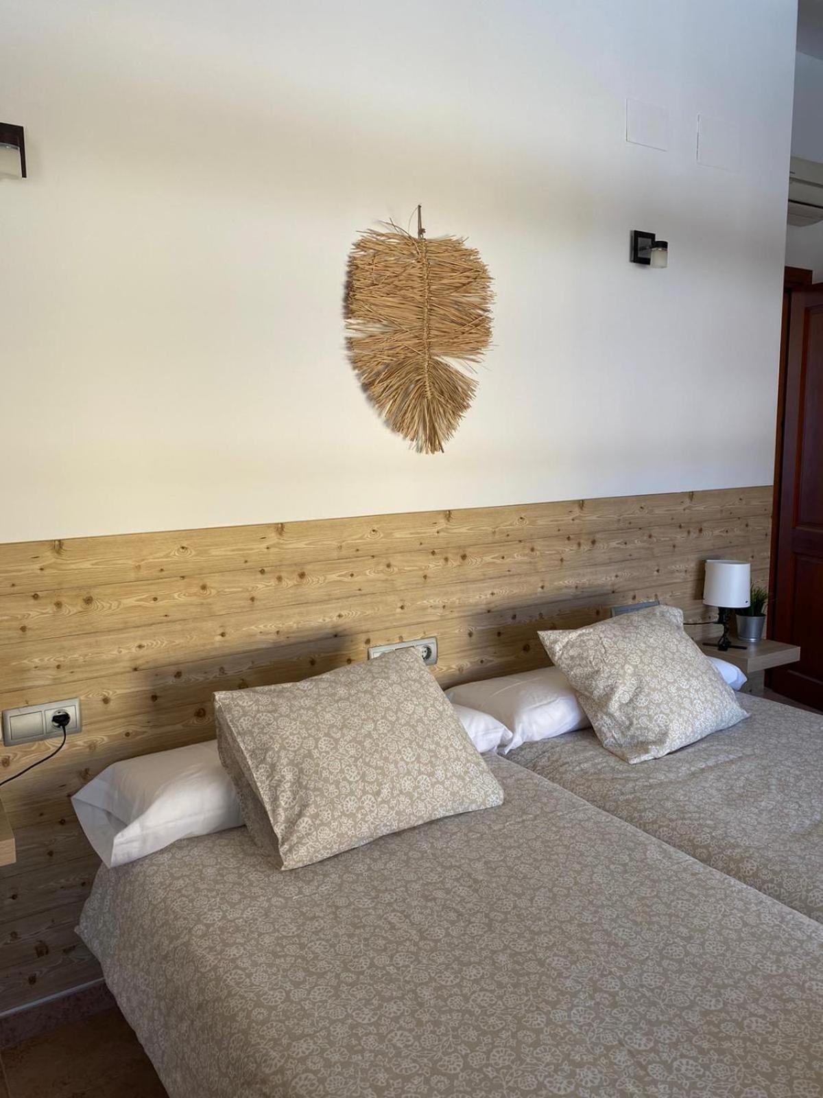 Hostal Espai Mediterrani Puebla de Vallbona Zewnętrze zdjęcie